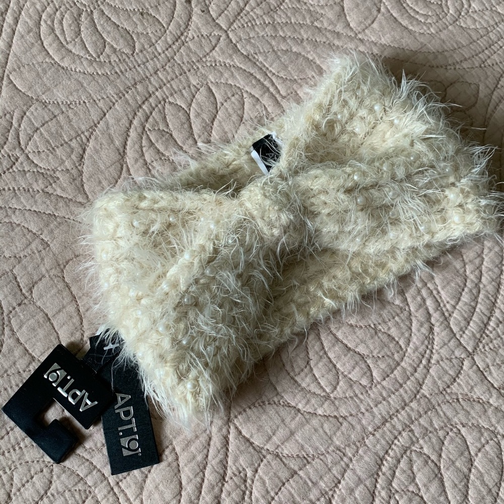 Fuzy headband with pearl like embellishments